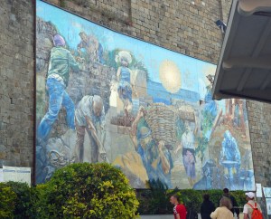 A beautiful mural outside Riomaggiore train station