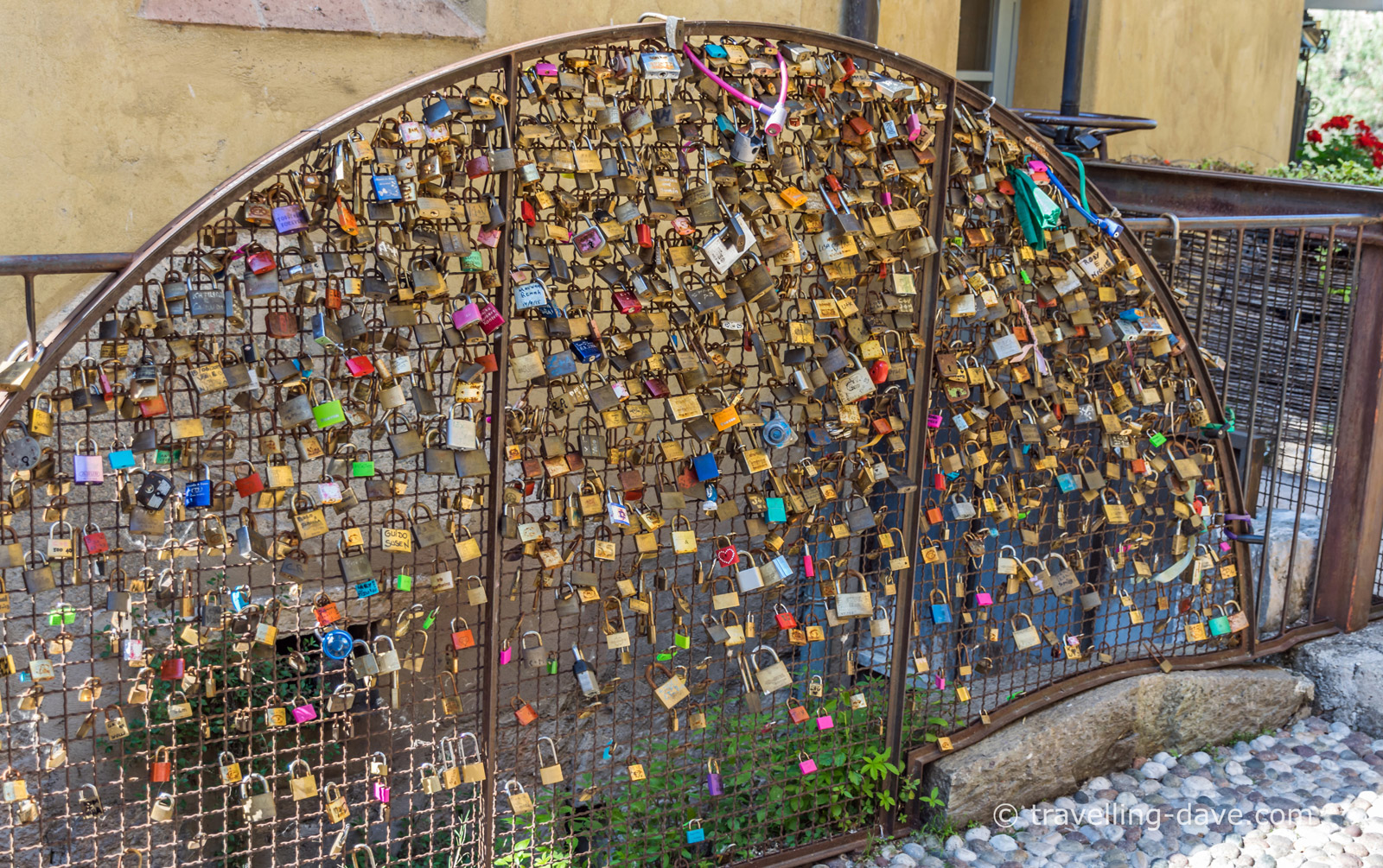 Borghetto sul Mincio love padlocks
