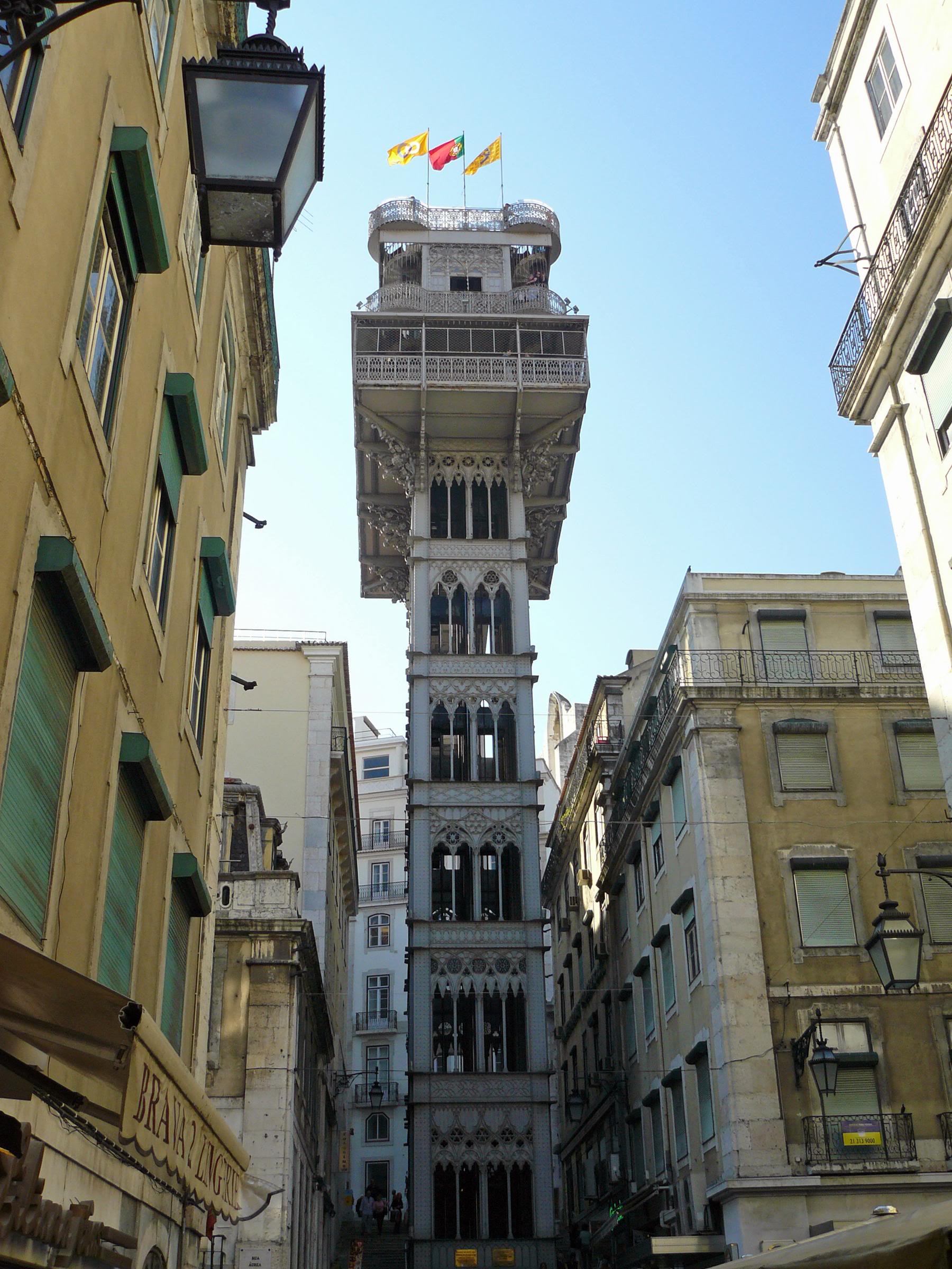 Looking up at Elevador de Santa Justa