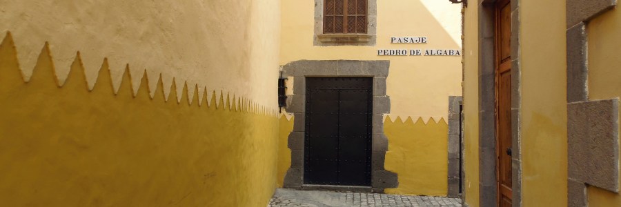 A colorful street in Las Palmas Old Town