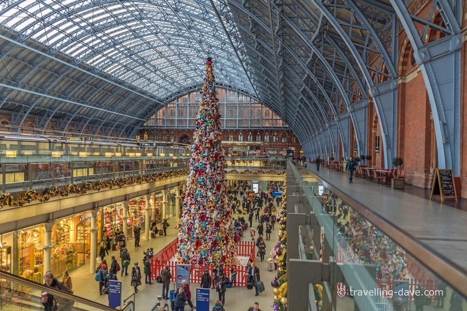 Christmas Tree at St.Pancras Station