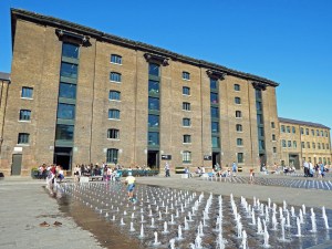 Water feature in front of the Granary Building