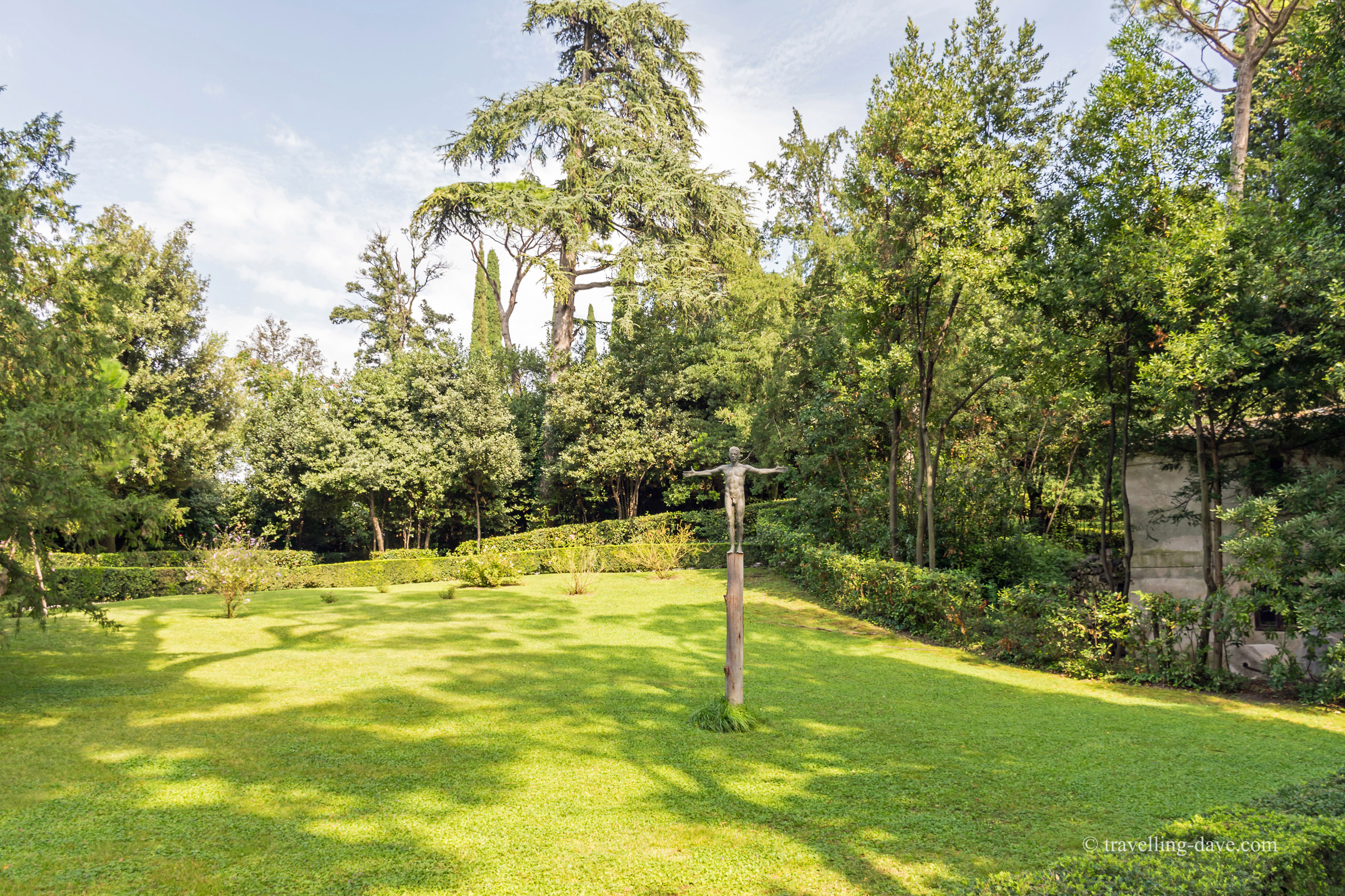 View of the lawn at Isola del Garda