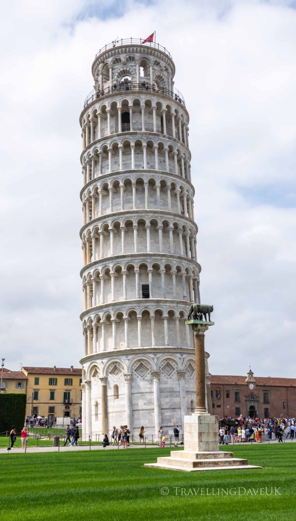 View of the Leaning Tower of Pisa in Italy